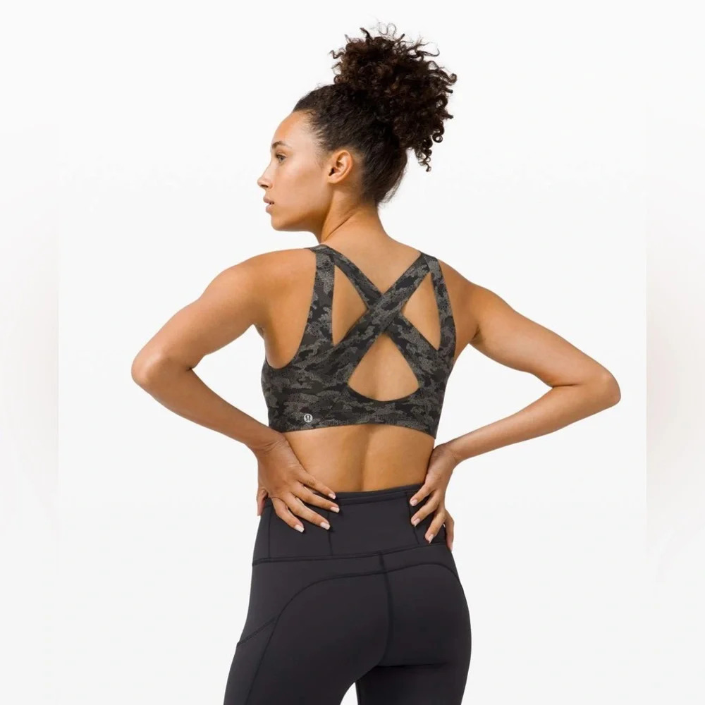 Lululemon Enlite Bra Zip Front Ultralu Size 34C Collage Camo COMB 25277